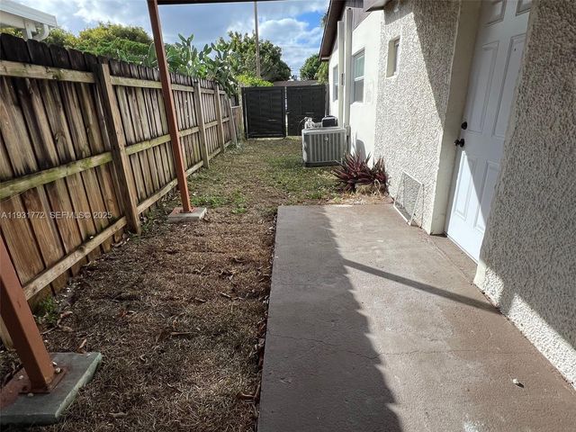 20431 NW 46th Ave, Miami Gardens, FL 33055