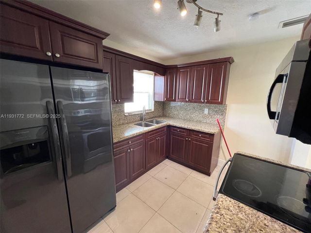 20431 NW 46th Ave, Miami Gardens, FL 33055