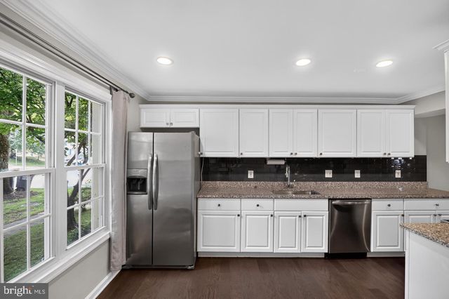 6176 MARTINS LANDING CT, Burke, VA 22015
