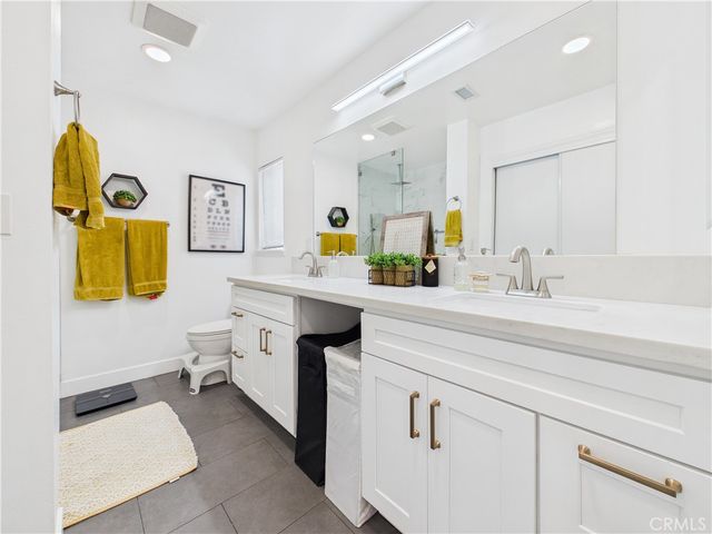 27 Tangerine, Irvine, CA 92618