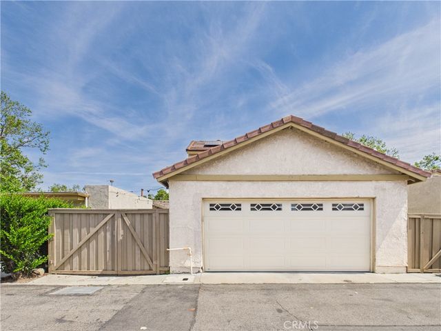 27 Tangerine, Irvine, CA 92618