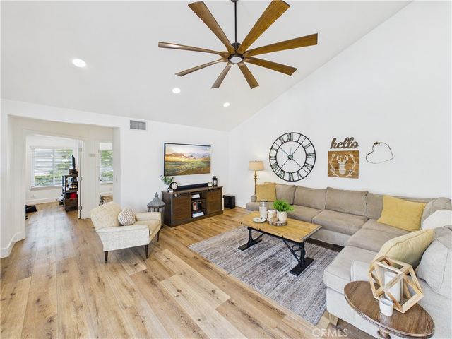 27 Tangerine, Irvine, CA 92618