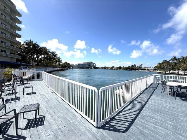 4710 Pine Tree Dr 32, Miami Beach, FL 33140