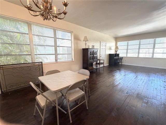 4710 Pine Tree Dr 32, Miami Beach, FL 33140