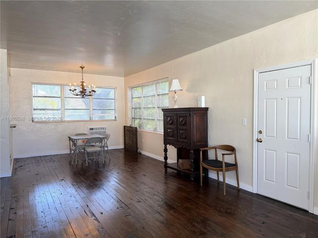 4710 Pine Tree Dr 32, Miami Beach, FL 33140