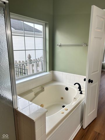 10132 Lauren Pass, Fishers, IN 46037