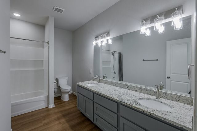 370 S Pecan Street, Milford, TX 76670