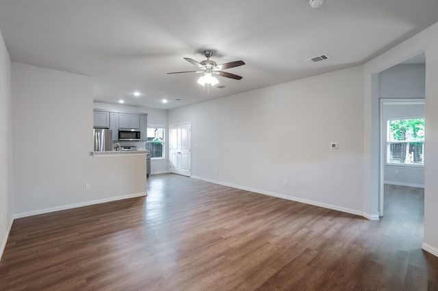 370 S Pecan Street, Milford, TX 76670
