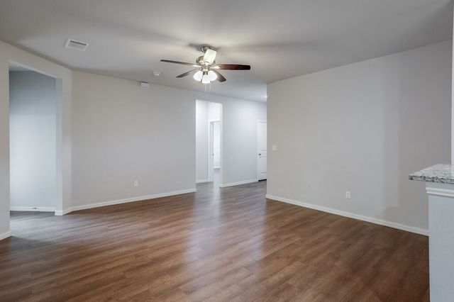 370 S Pecan Street, Milford, TX 76670