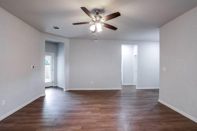 370 S Pecan Street, Milford, TX 76670