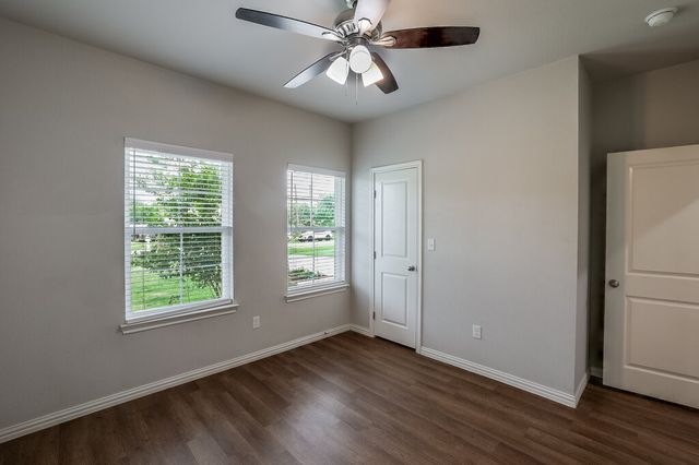370 S Pecan Street, Milford, TX 76670