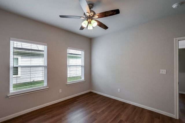 370 S Pecan Street, Milford, TX 76670