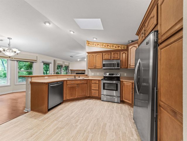 27 Burgos Way, Hot Springs Village, AR 71909