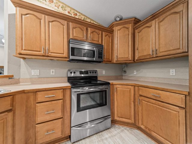 27 Burgos Way, Hot Springs Village, AR 71909