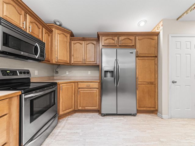 27 Burgos Way, Hot Springs Village, AR 71909