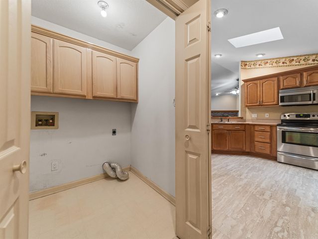 27 Burgos Way, Hot Springs Village, AR 71909