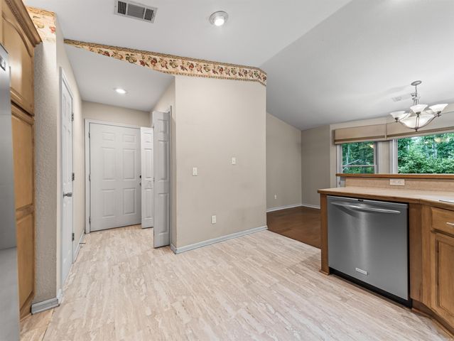 27 Burgos Way, Hot Springs Village, AR 71909