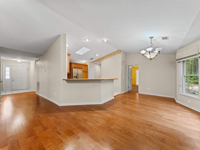 27 Burgos Way, Hot Springs Village, AR 71909