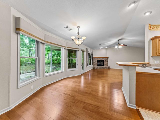 27 Burgos Way, Hot Springs Village, AR 71909