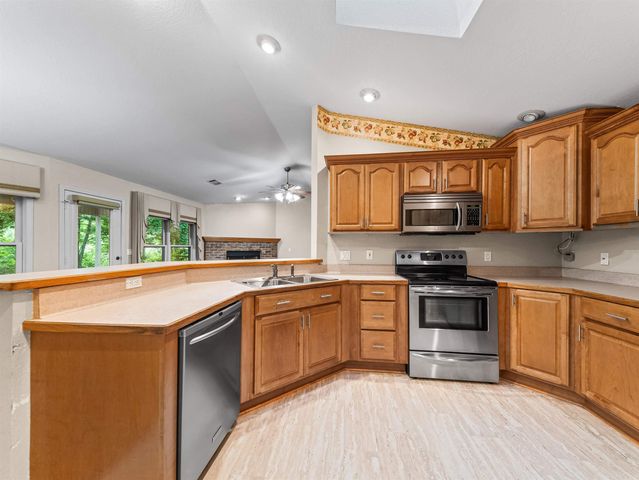 27 Burgos Way, Hot Springs Village, AR 71909