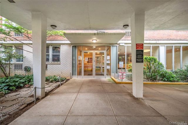 138-10 Franklin Avenue 5E, Flushing, NY 11355