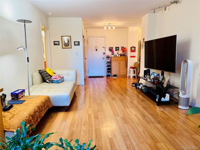 138-10 Franklin Avenue 5E, Flushing, NY 11355