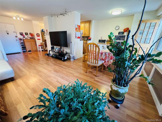 138-10 Franklin Avenue 5E, Flushing, NY 11355