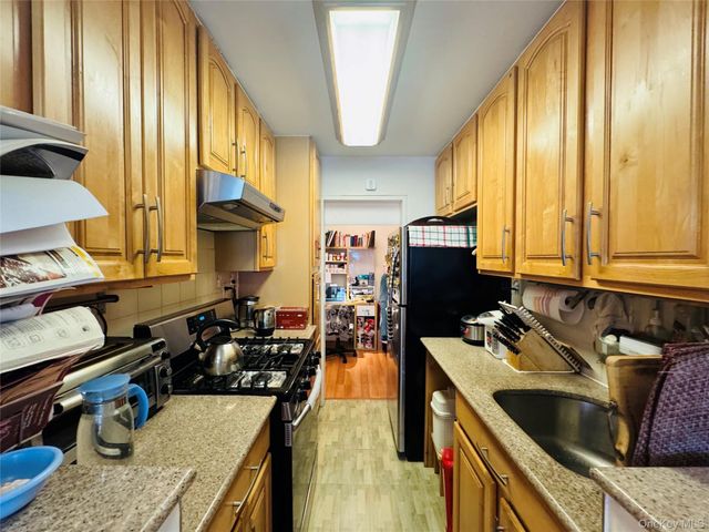 138-10 Franklin Avenue 5E, Flushing, NY 11355