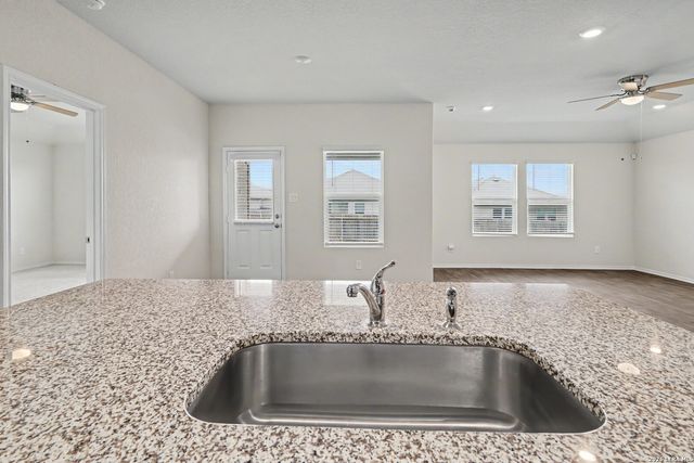 817 Pronghorn Trail, Seguin, TX 78155