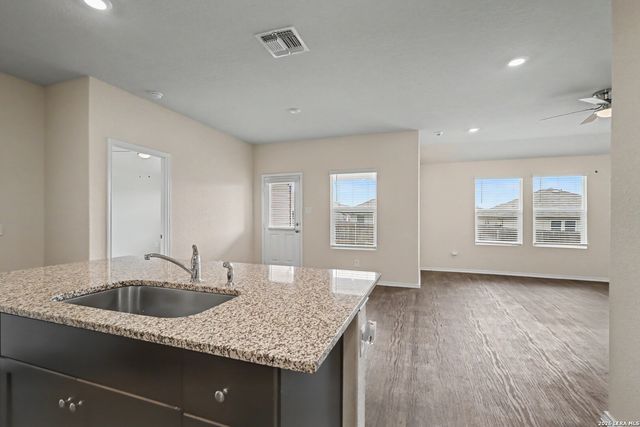 817 Pronghorn Trail, Seguin, TX 78155