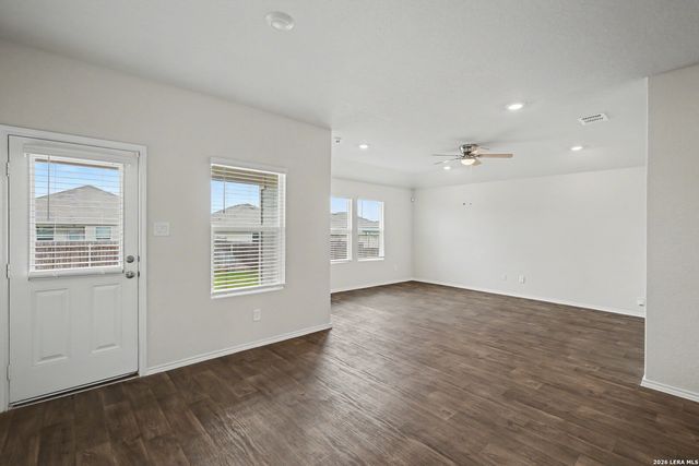 817 Pronghorn Trail, Seguin, TX 78155