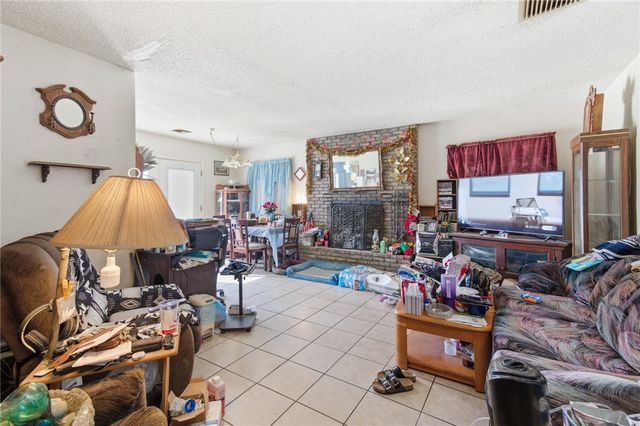 2075 Kingston Drive, Bullhead City, AZ 86442