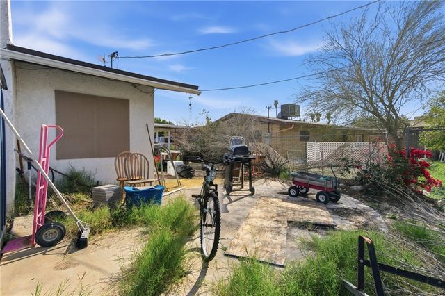 2075 Kingston Drive, Bullhead City, AZ 86442