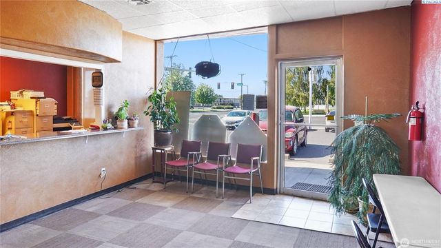 702 E Main St, Othello, WA 99344