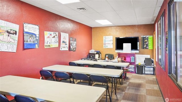 702 E Main St, Othello, WA 99344