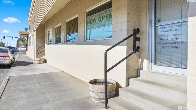 702 E Main St, Othello, WA 99344