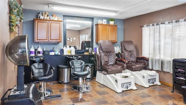 702 E Main St, Othello, WA 99344