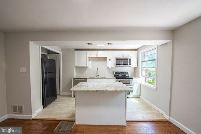 2205 KENSINGTON ST, Harrisburg, PA 17104