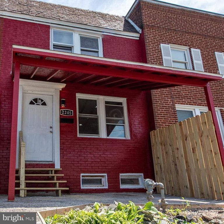 2205 KENSINGTON ST, Harrisburg, PA 17104