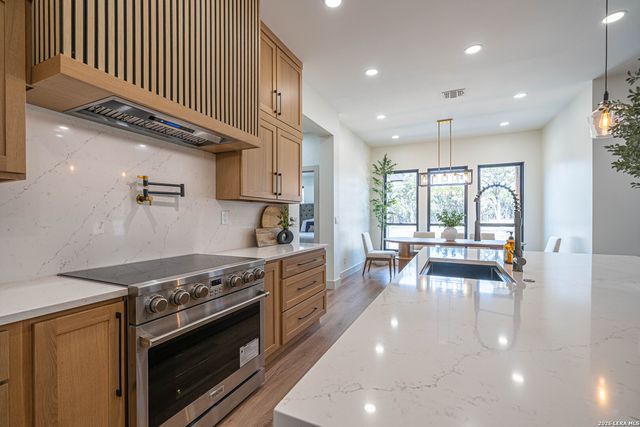 1271 View Ridge, Pipe Creek, TX 78063