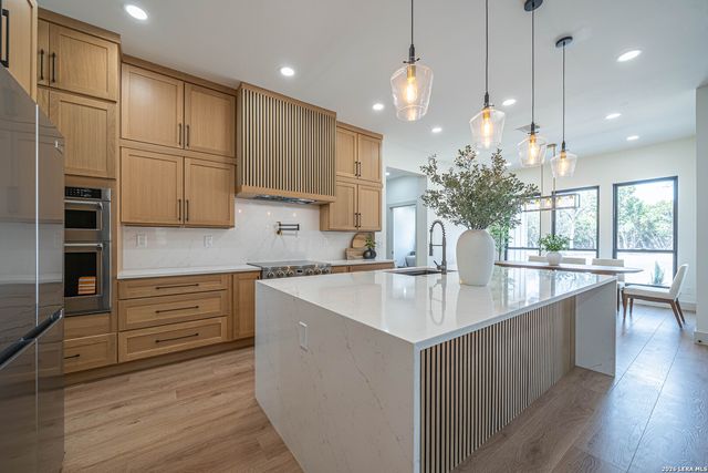 1271 View Ridge, Pipe Creek, TX 78063