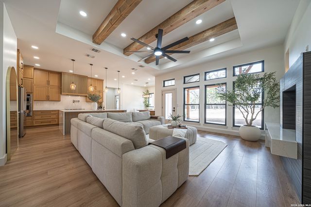 1271 View Ridge, Pipe Creek, TX 78063