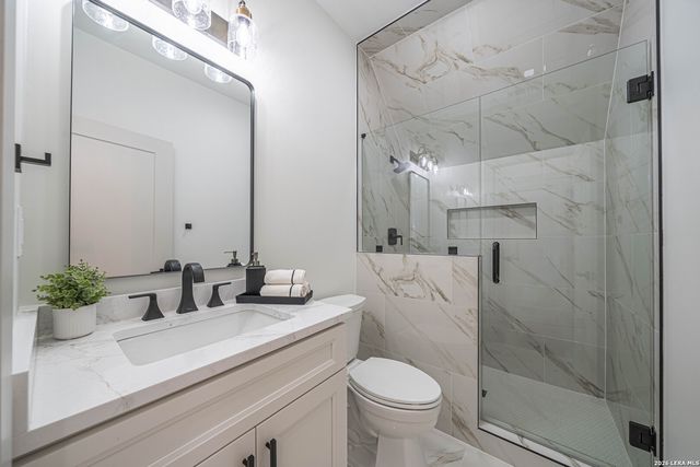 1271 View Ridge, Pipe Creek, TX 78063