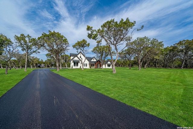 1271 View Ridge, Pipe Creek, TX 78063