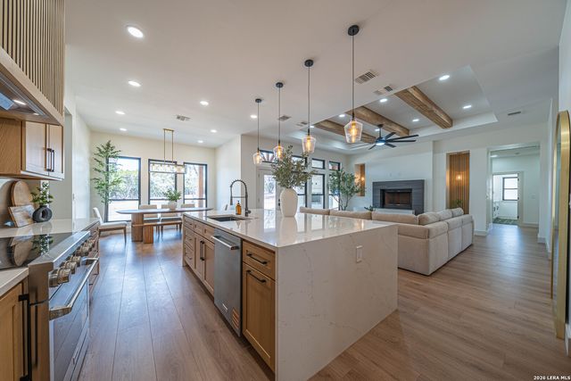 1271 View Ridge, Pipe Creek, TX 78063