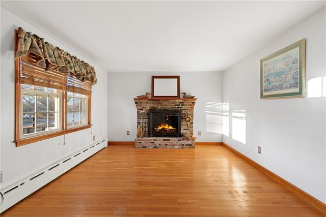 233 Turnpike Avenue, Portsmouth, RI 02871