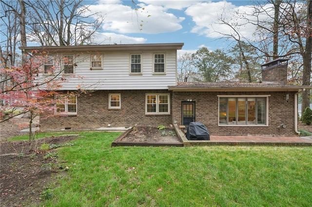 2419 Kings Point Drive, Dunwoody, GA 30338