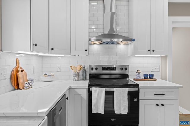2155 THOMAS JEFFERSON DR, Charlottesville, VA 22902