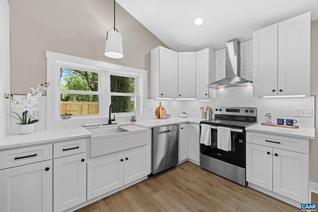 2155 THOMAS JEFFERSON DR, Charlottesville, VA 22902