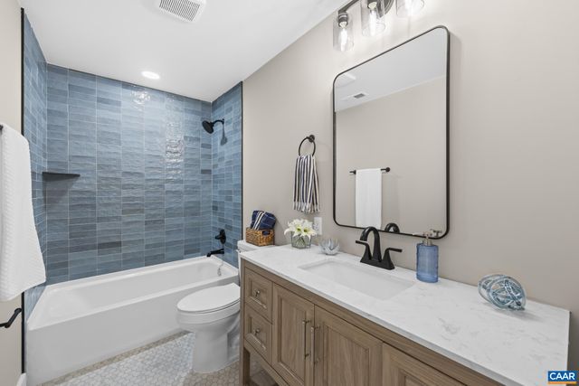2155 THOMAS JEFFERSON DR, Charlottesville, VA 22902